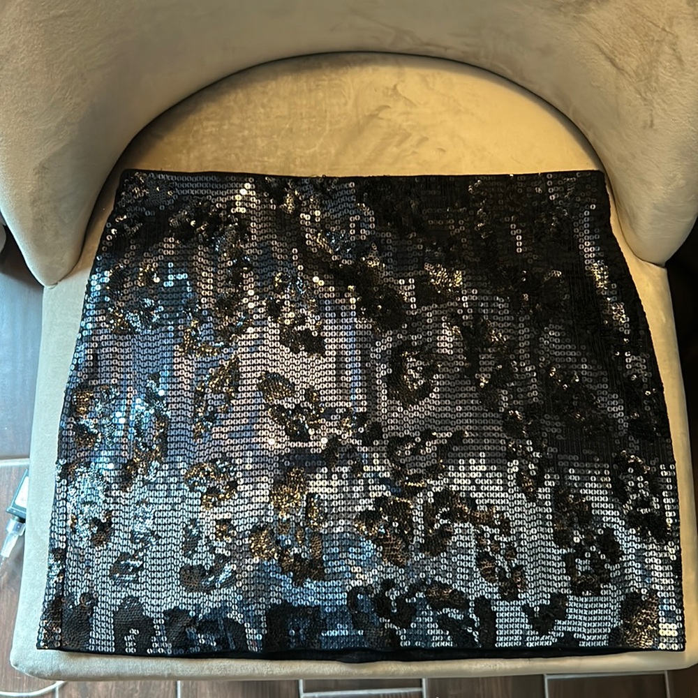 Express sequence skirt
